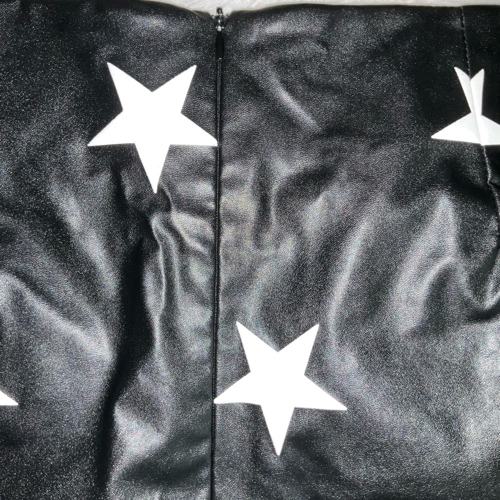 Black Star Print Faux leather Women's Skirt - Picture 5 of 11